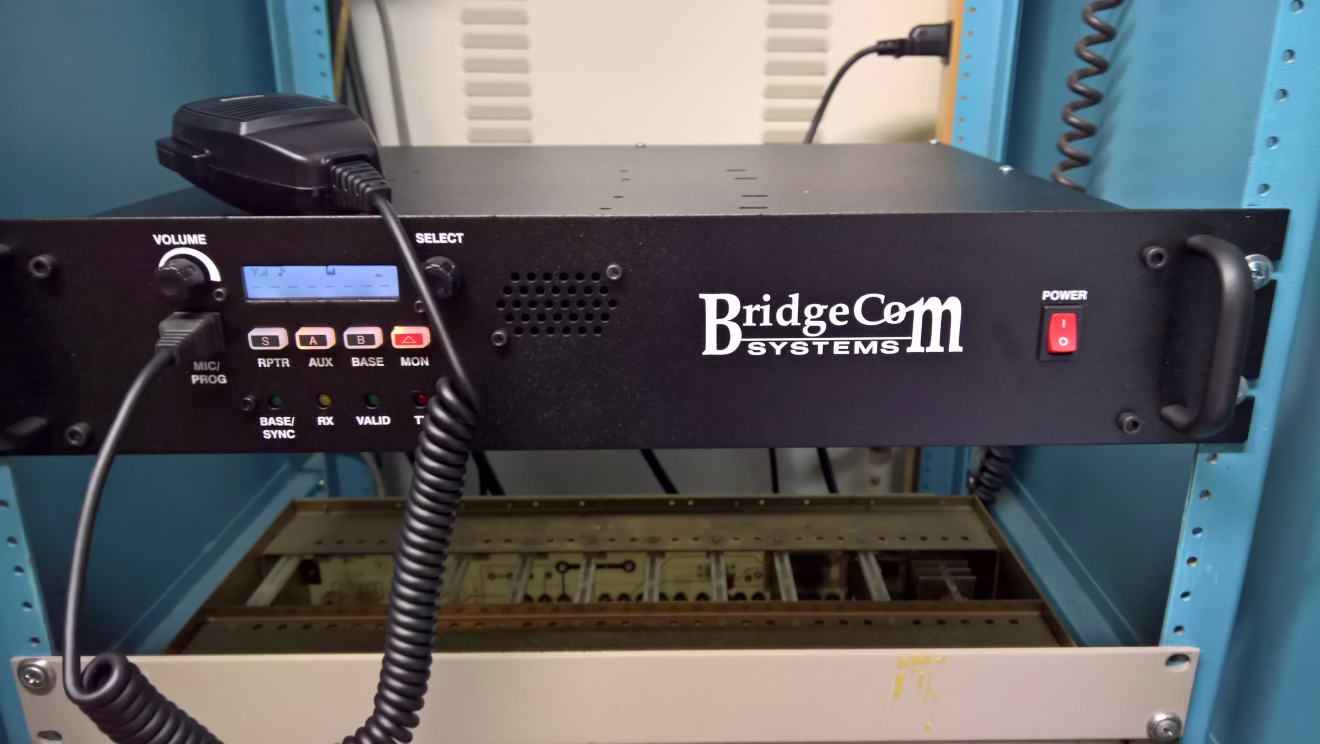 Lake Washington Ham Club Installs New BCR-220 Repeater